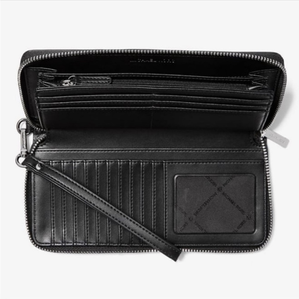 Michael Kors Jet Set Travel Large Signature
Logo and Metallic Continental Wallet - Picture 4 of 11